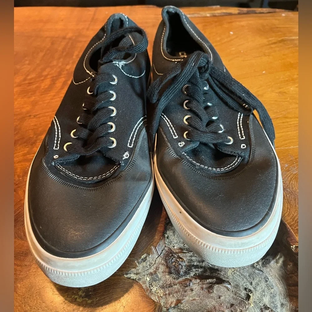 RAREš„ Converse Crimson Core Canvas OX Black Sneakers SZ 10 153465C Skate Shoes - Picture 1 of 8